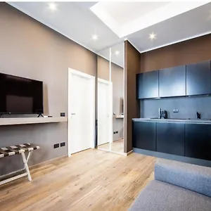 New Amazing Bilo In The Heart Of From Moscova Group Apartamento Milán